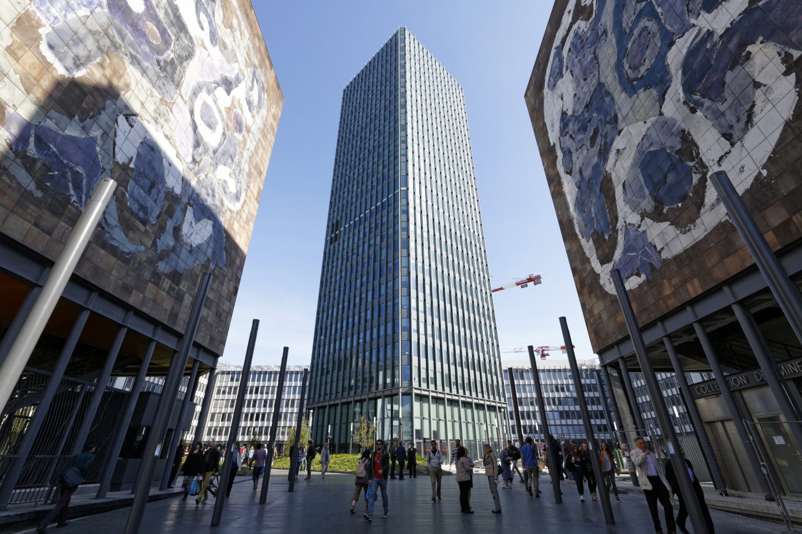 Tour fresque Leon Gischia. Sorbonne Jussieu, at Metro Jussieu location.